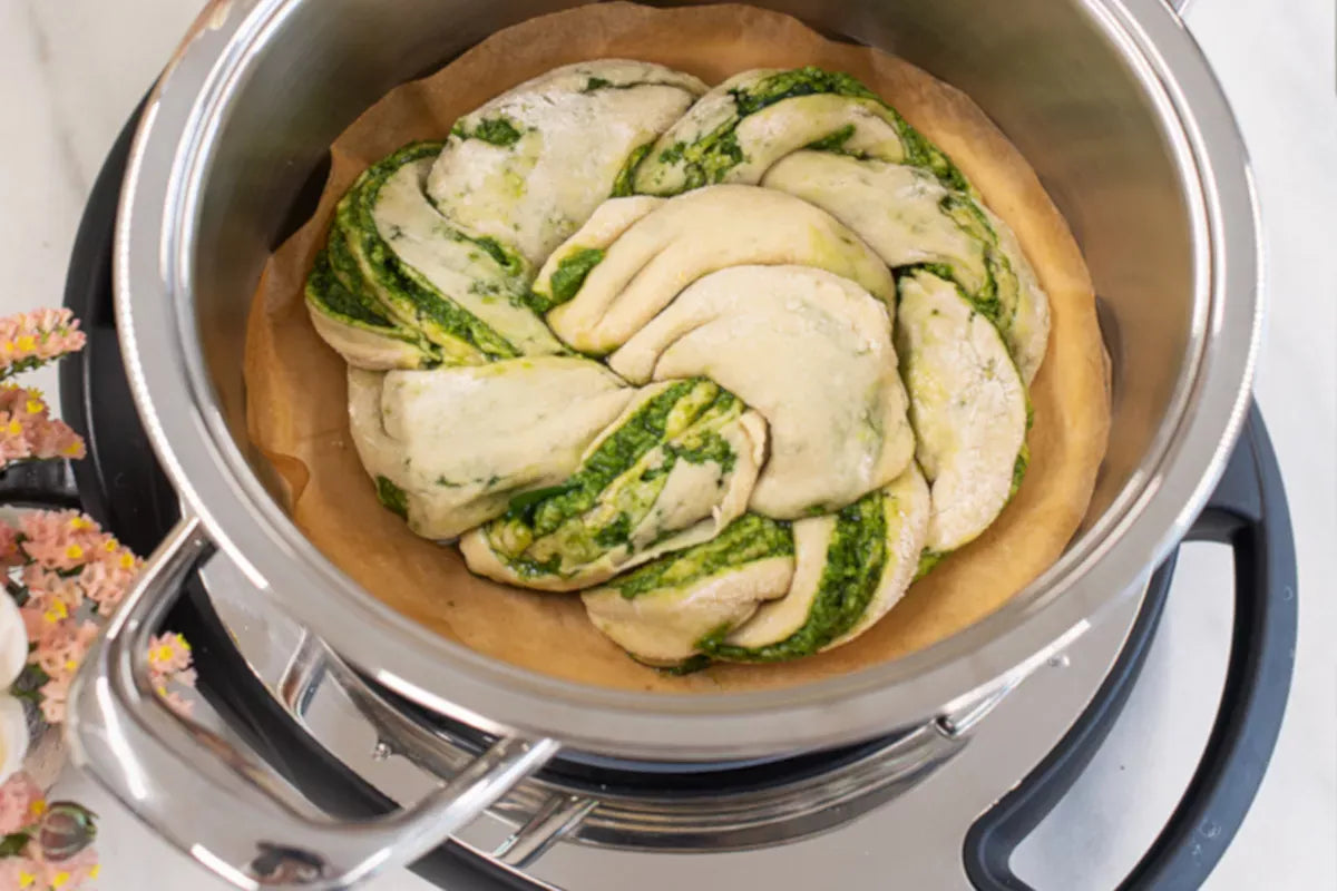 Gastblog: Cooking Catrin - Pikanter Hefezopf mit Bärlauchpesto